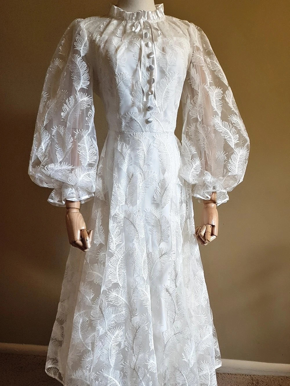 Floral Embroidered Maxi Dress in White Like New
